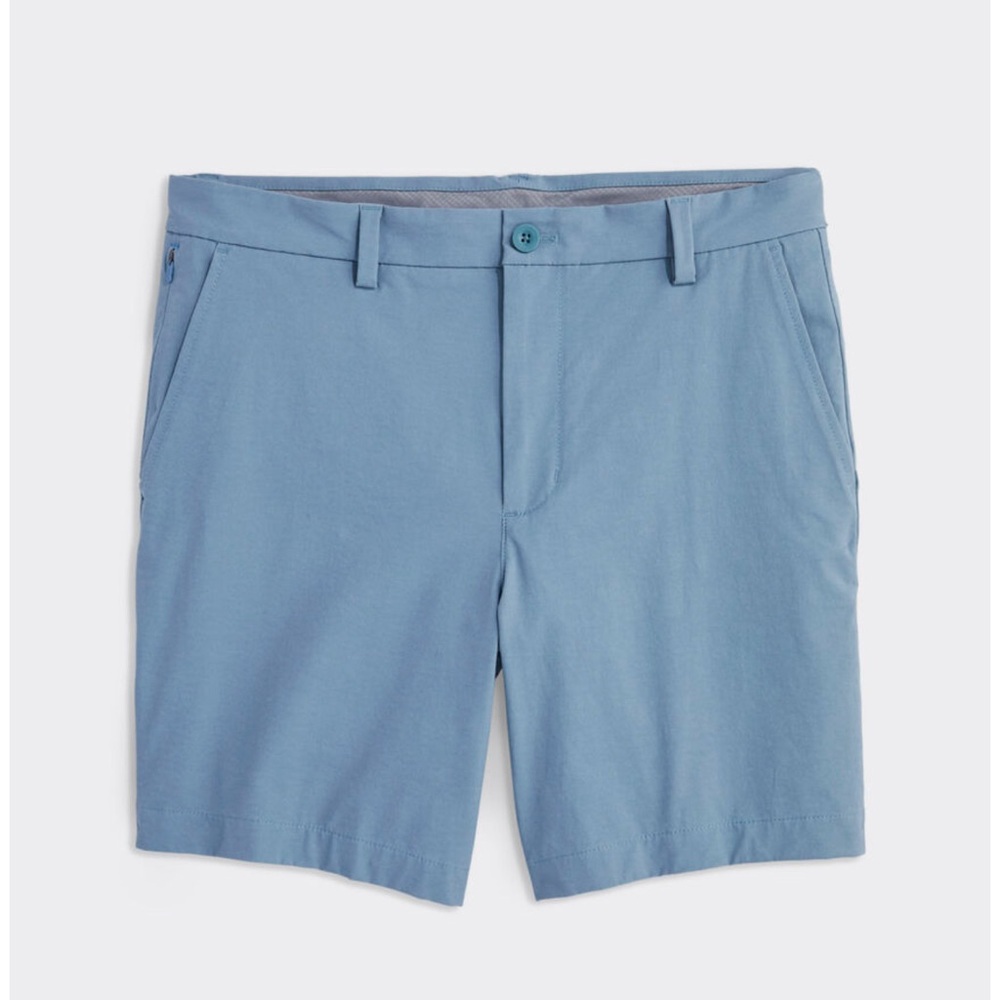 Men’s Vineyard vines 7” on the go shorts in color Smoke Blue